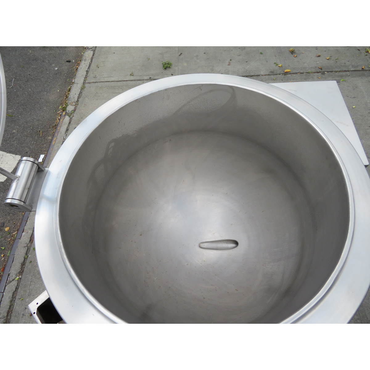 Vulcan VGL60E 60 Gallon Gas Steam Kettle 130,000 BTU, Used Excellent Condition image 4