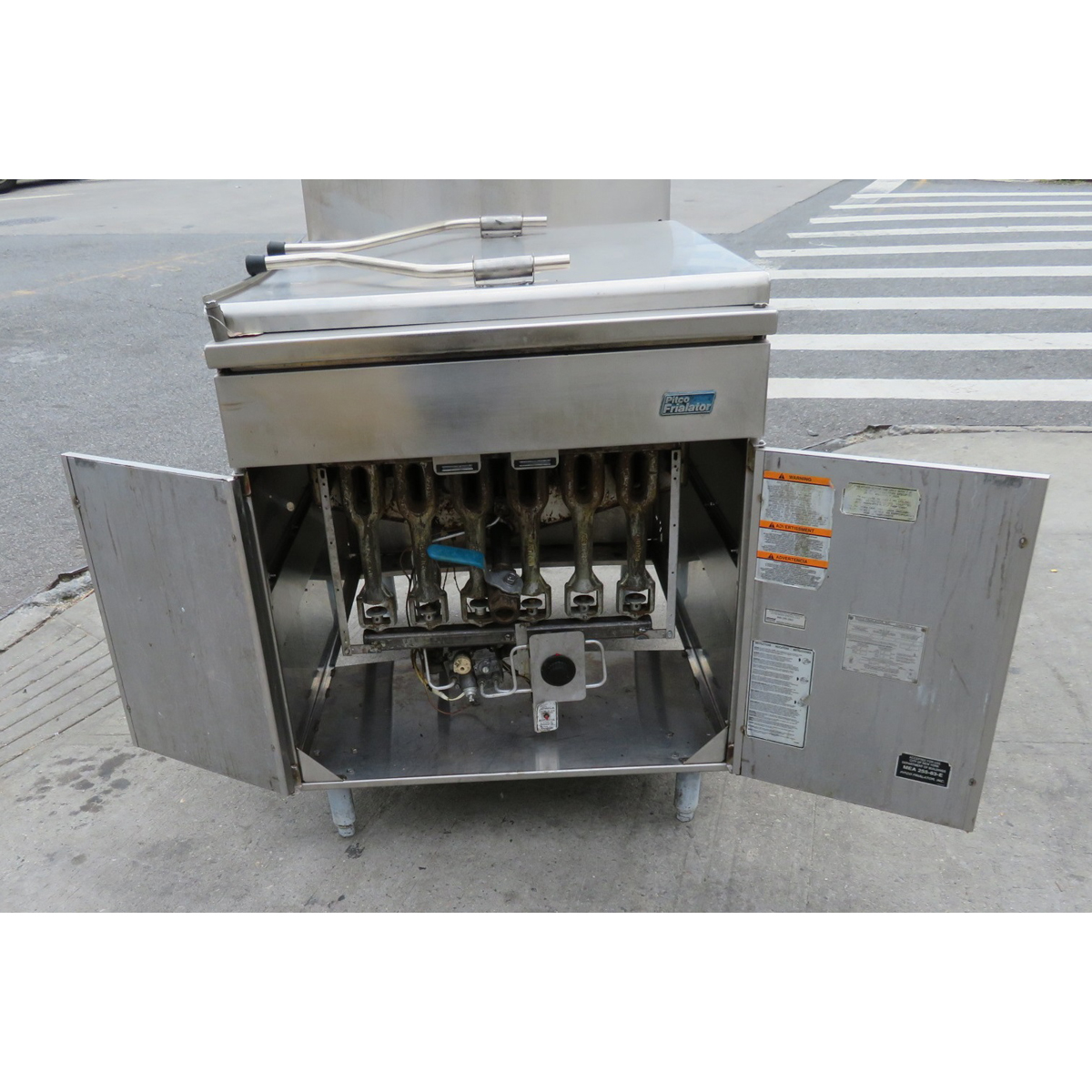 Pitco 24P Natural Gas Donut Fryer, Used Great Condition image 3