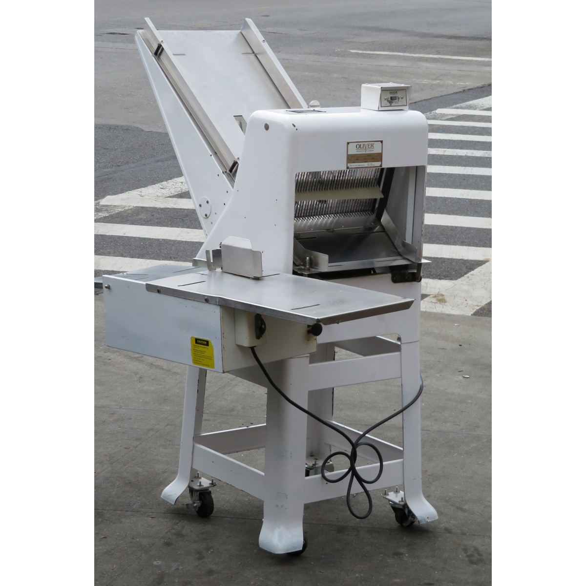 Oliver 797-32 Gravity Feed Bread Slicer 3/8" Cut w/Swing-Away Bagger 1197, Used Excellent Condition image 3