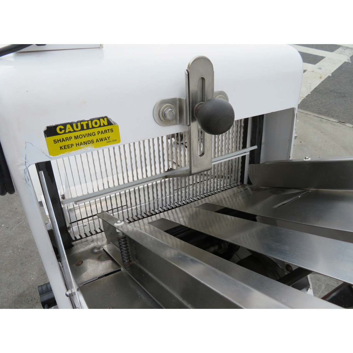 Oliver 797-32 Gravity Feed Bread Slicer 3/8" Cut w/Swing-Away Bagger 1197, Used Excellent Condition image 5