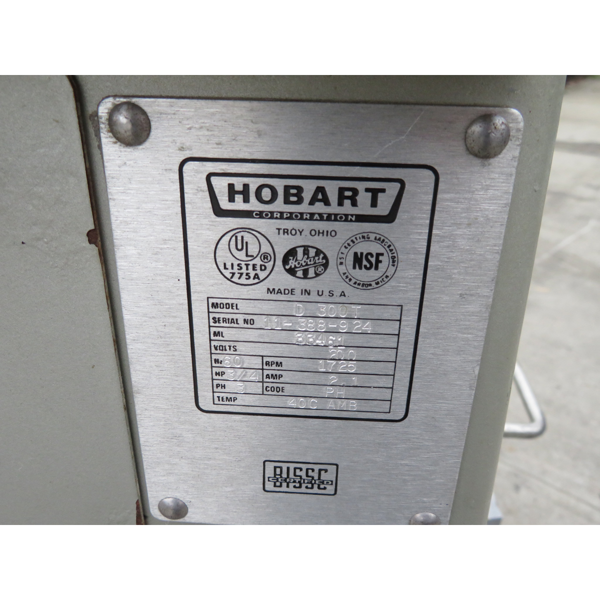 Hobart 30 Quart D300T Mixer, Used Good Condition image 3
