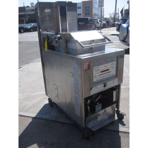 Henny Penny Pressure Fryer Model PFG-690 Used Very Good Condition image 1