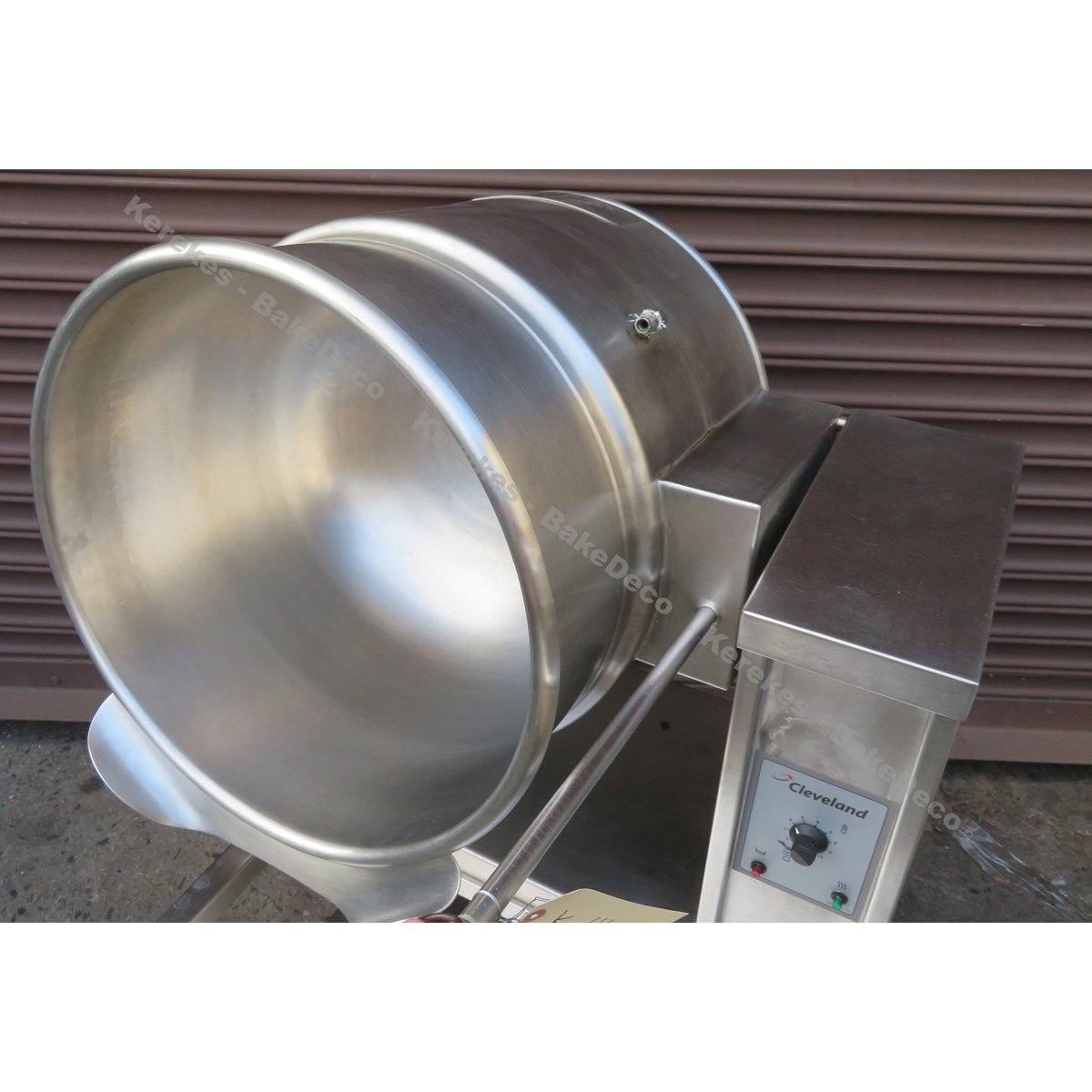 Cleveland Kettle 10 gal, Electric, KET-10T, Used Great Condition image 2
