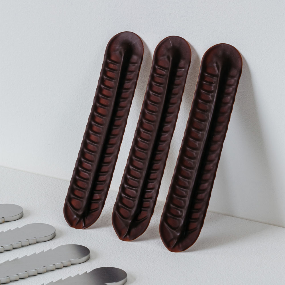 Martellato Chocolate Feather Eclair Comb image 2