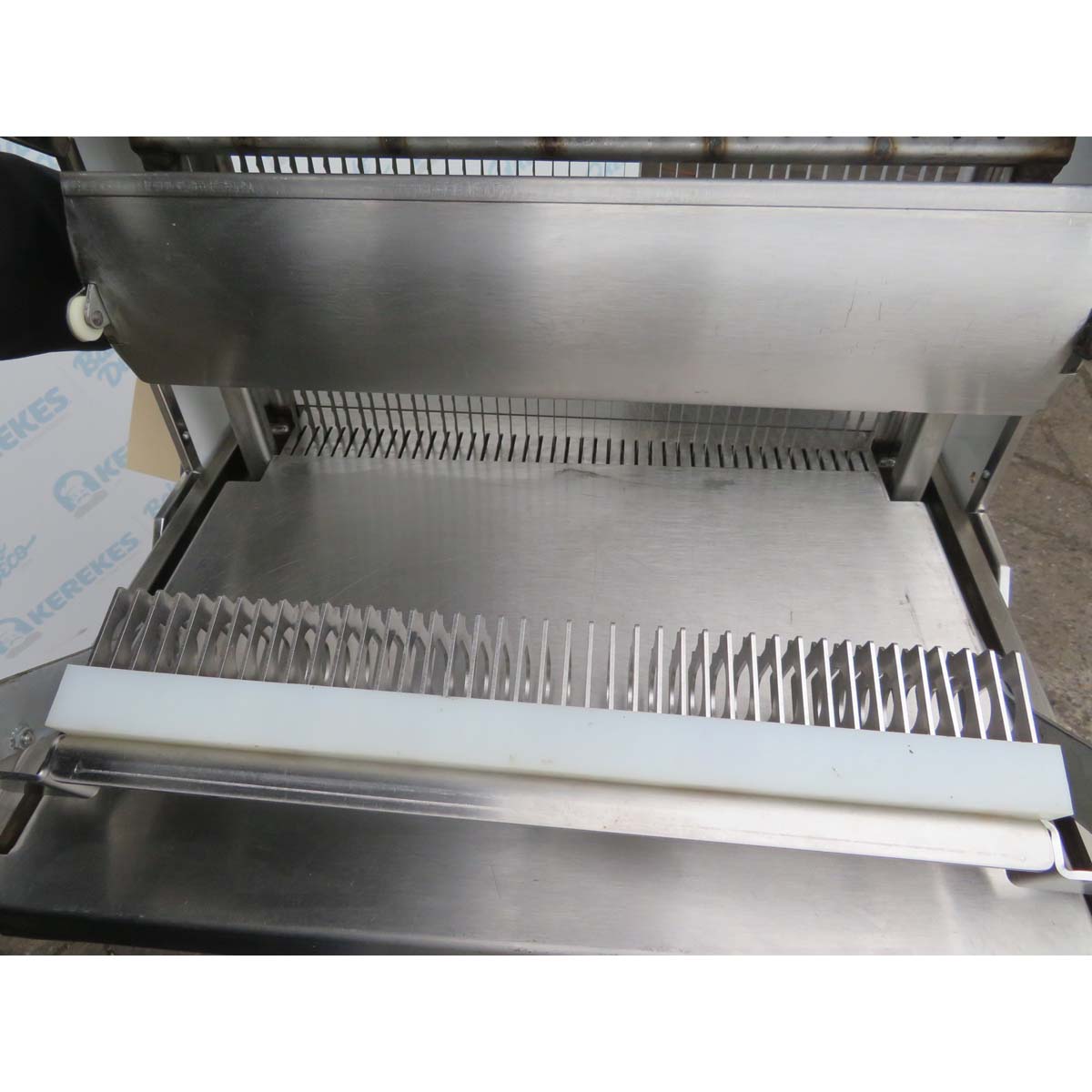 Oliver 777 Bread Slicer 3/8" Slices, Used Great Condition image 2