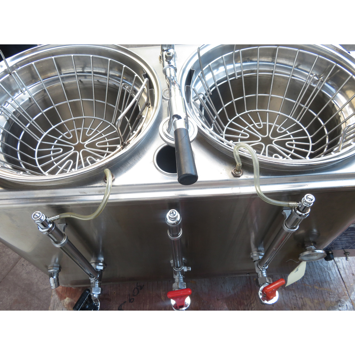 Cecilware FE100 Coffee Urn 3 Gallon, Used Great Condition image 2