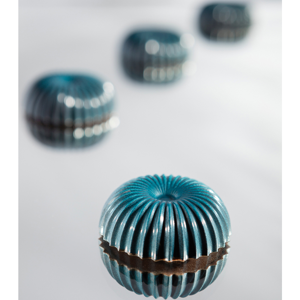 Chocolate World Polycarbonate Chocolate Mold, Pleated Christmas Ball, 10 Cavities image 1