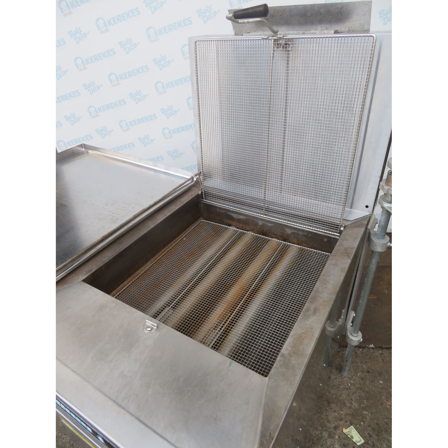 Pitco DD24RUFM Gas Donut Fryer with Oil Filter, Used Great Condition image 2