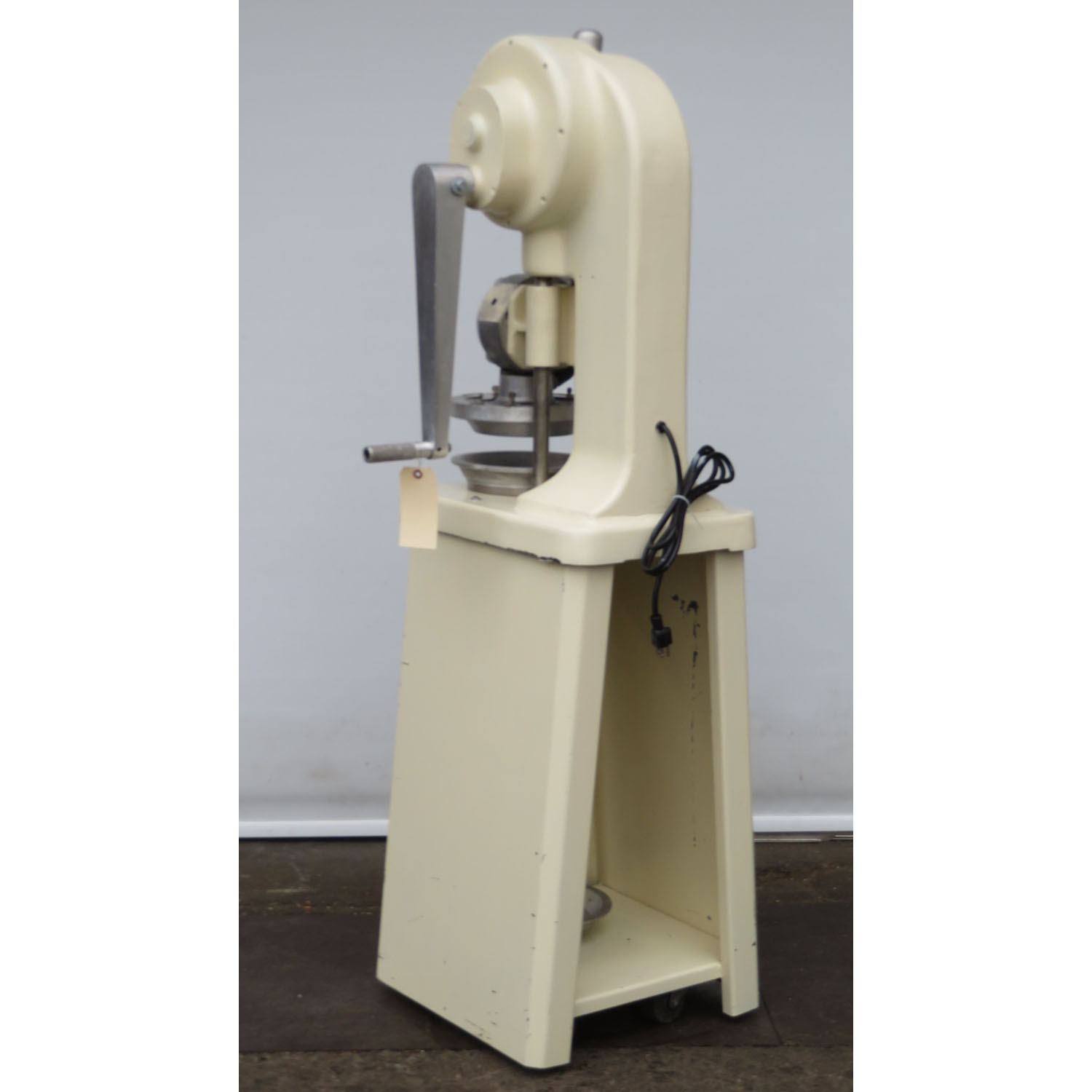 Kaiser D300 Dial-O-Matic Pie Press, Used Great Condition image 1