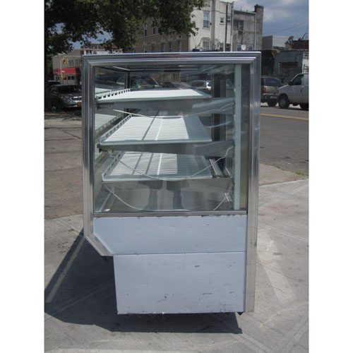 Leader Refrigerated Bakery Case Model # HBK57 S/C Used Very Good Condition image 3