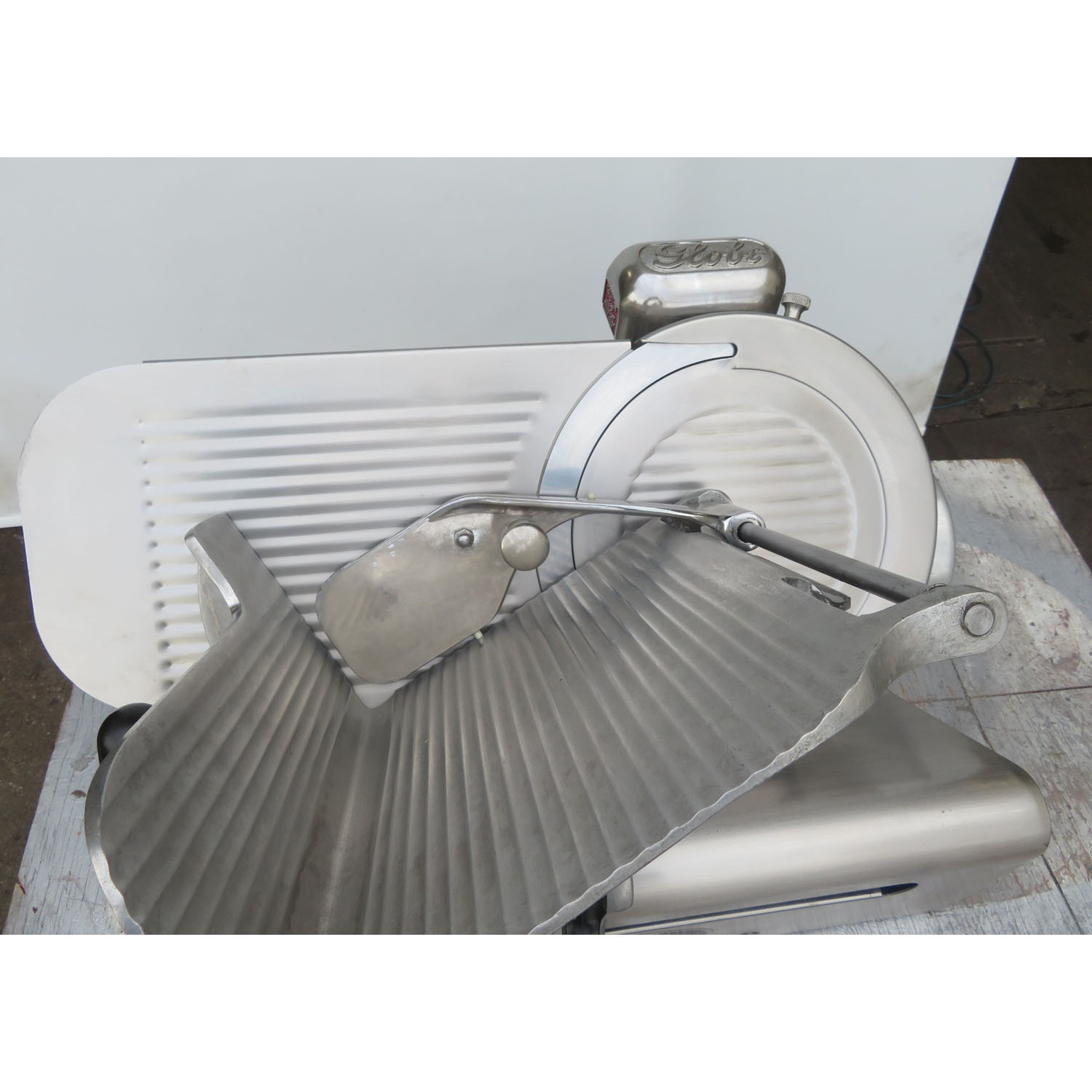Globe 500L Meat Slicer, Used Excellent Conditon image 3