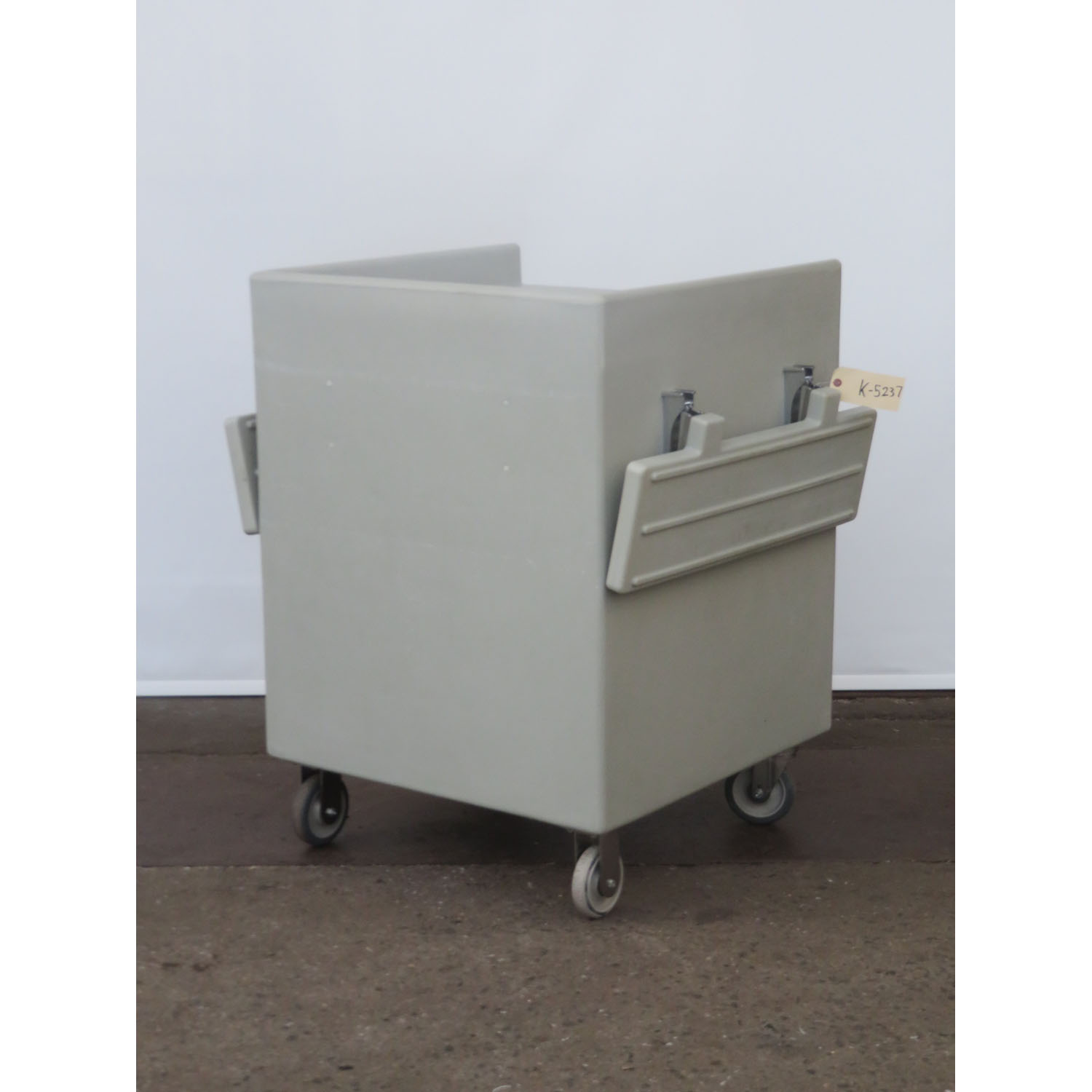 Cambro ES28RL Register Station, Used Excellent Condition image 3