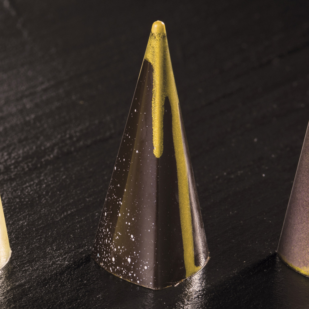 Martellato Clear Polycarbonate Chocolate Mold, Triangular Pyramid Praline, 28 Cavities image 3