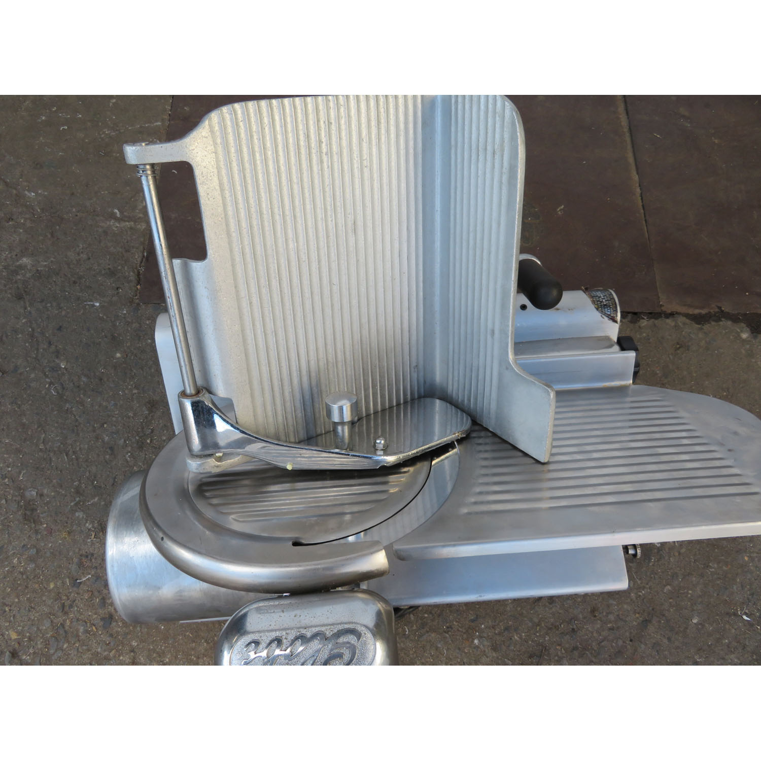 Globe 500L Deli Slicer, Used Excellent Conditon image 2