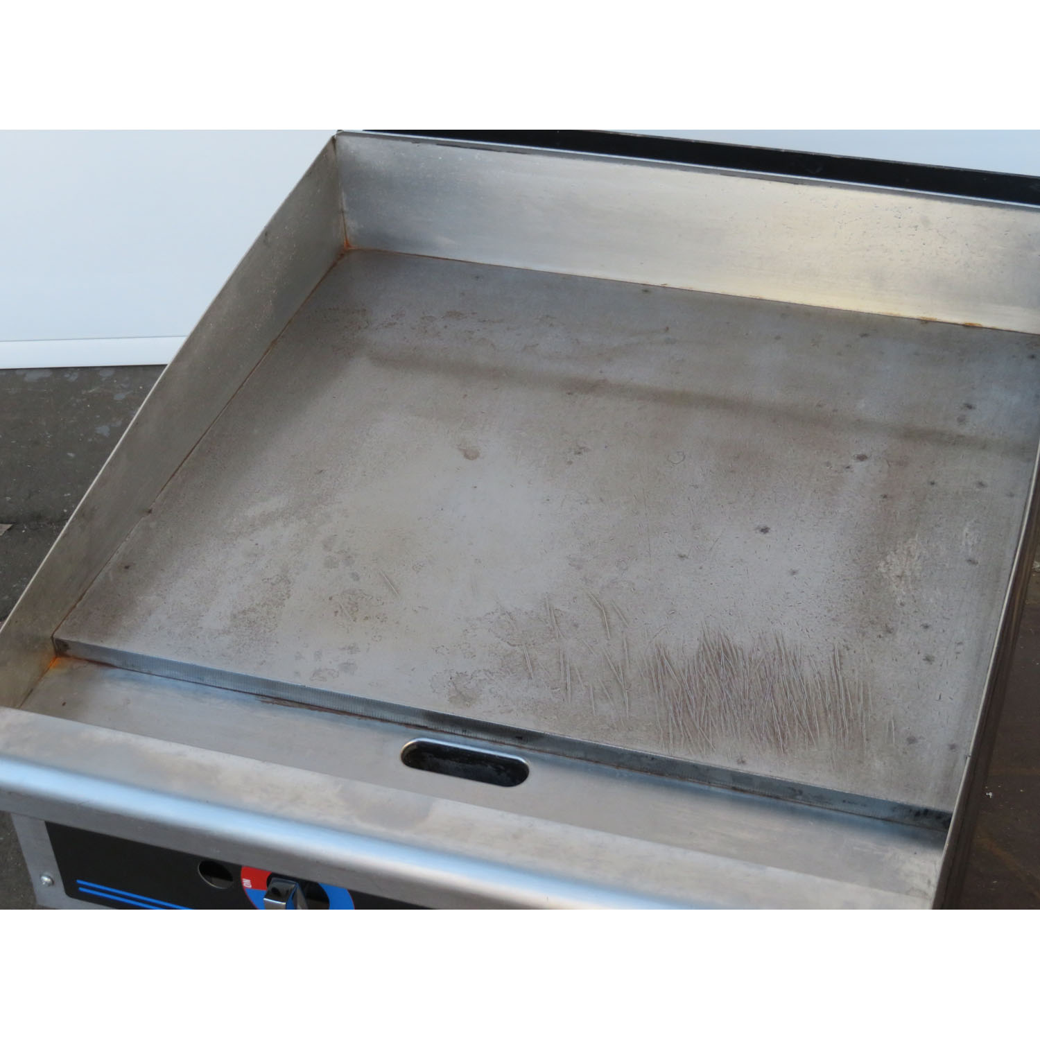 Star Max 624MD, 24 Inch Gas Griddle, Used Very Good Condition image 1