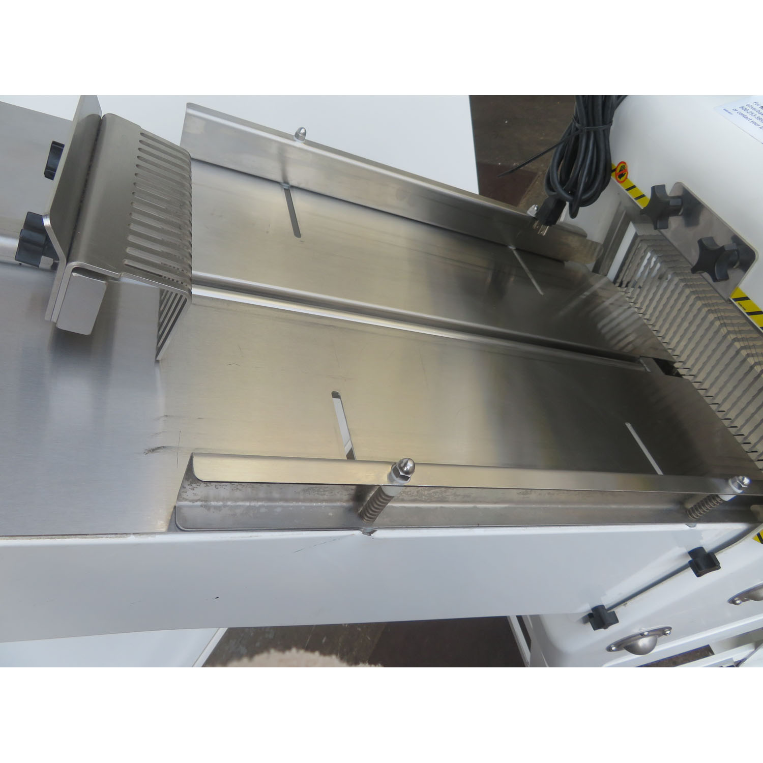 Oliver 797-32NC Bread Slicer 1/2" Cut, Used Great Condition image 2