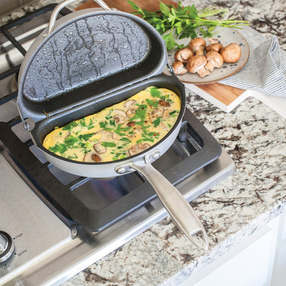 Nordic Ware 10692 Italian Frittata & Omelet Pan image 4