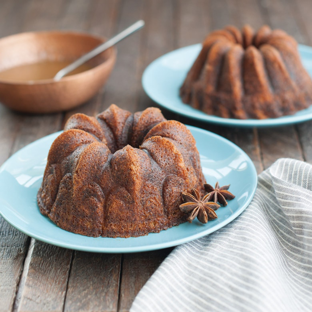 Nordic Ware Bundt Duet Pan, Fleur de Lis & Heritage Design, 2.5 cup image 4