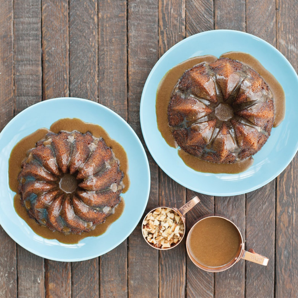 Nordic Ware Bundt Duet Pan, Fleur de Lis & Heritage Design, 2.5 cup image 5