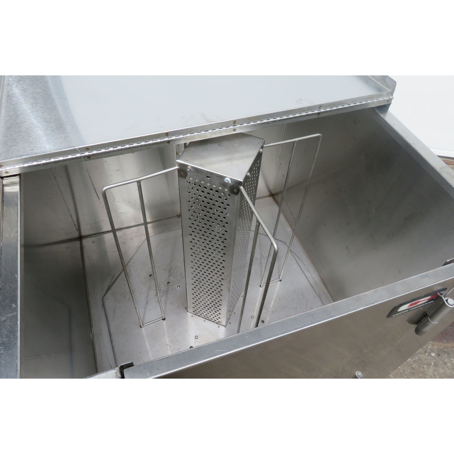 Carter-Hoffmann CD252H Mobile Heated Dish Cart, Used Great Condition image 1