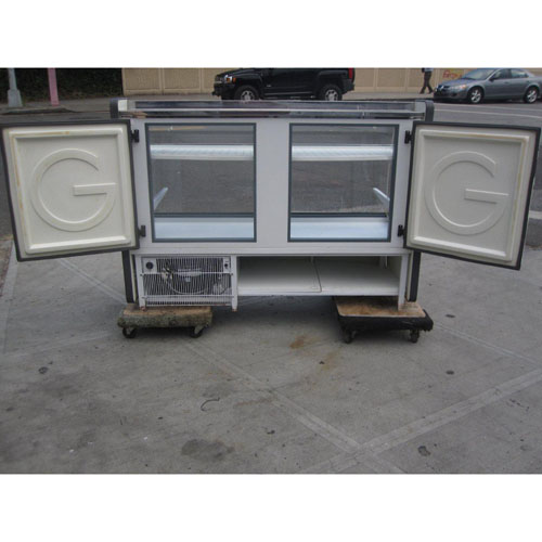 Diamond Deli Refrigerated Display Case Model GBUP-150 Used Good Condition image 5