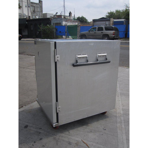 Metro Heated Transport Cabinet Model # TC90B Used Good Condition image 2