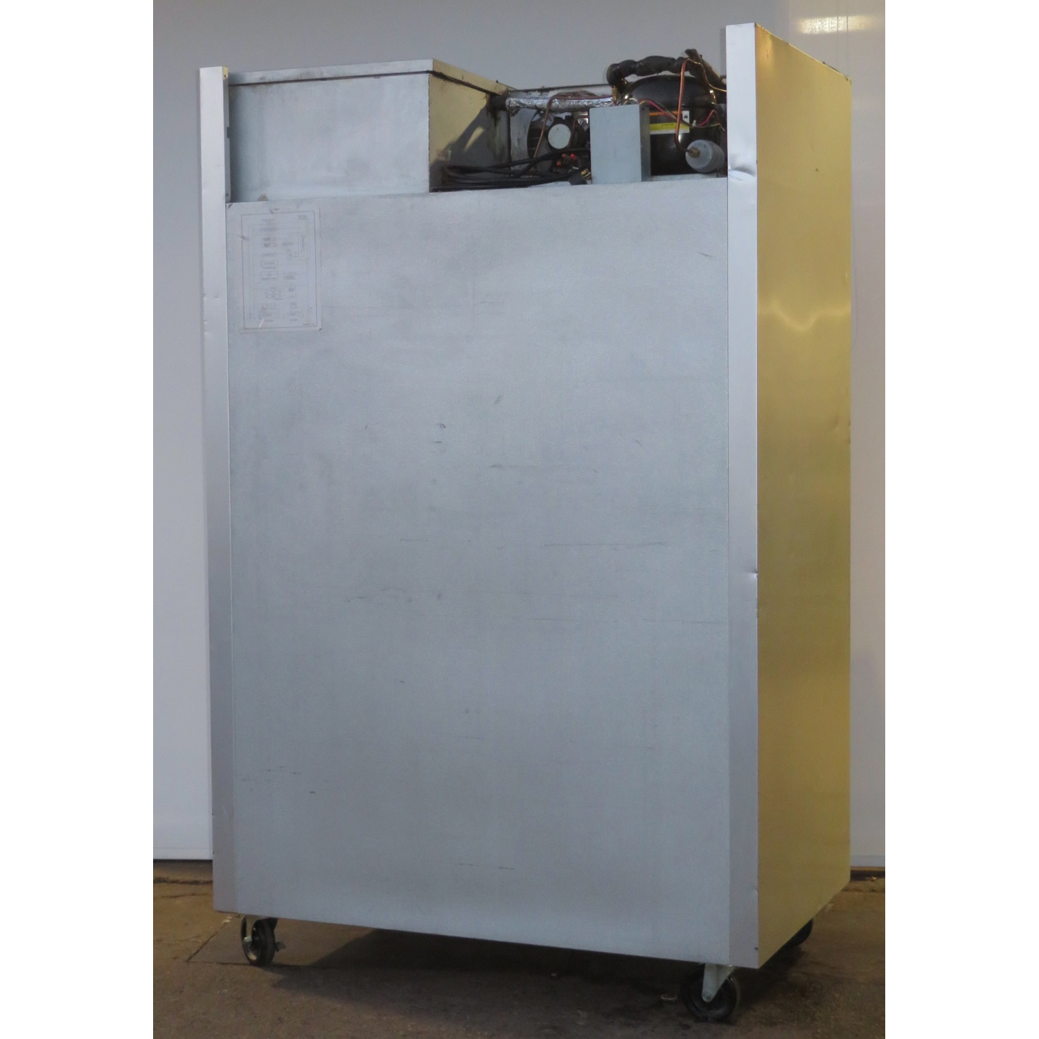 Traulsen G22000 Freezer 2 Section Half Door, Used Excellent Condition image 3