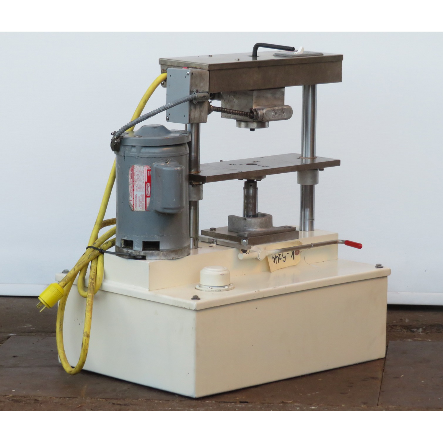 Comtec 1100 Hydraulic Pie Press, Used Excellent Condition image 3