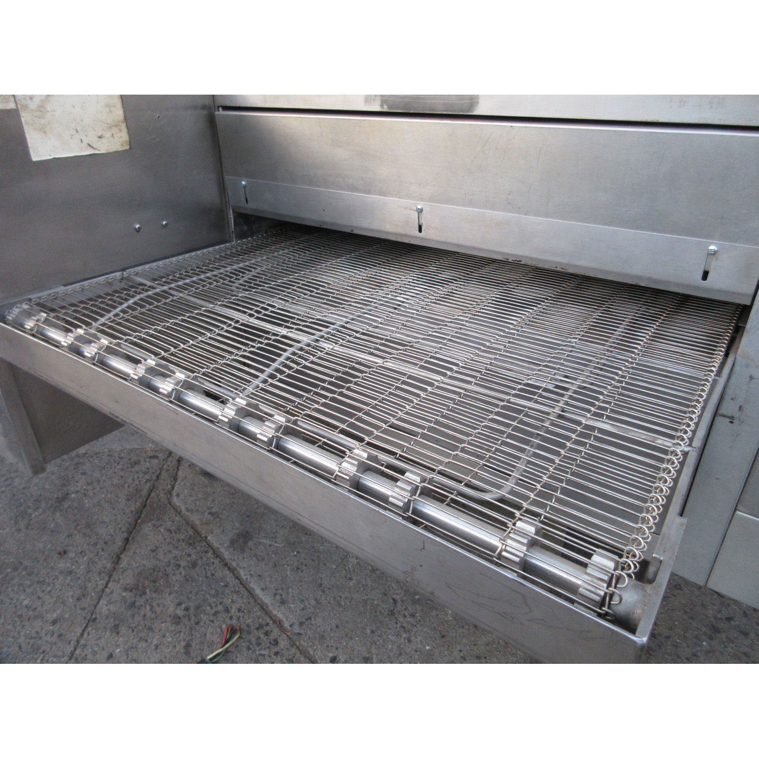 Blodgett MT70PH Conveyer Oven, Gas, Used Excellent Condition image 2