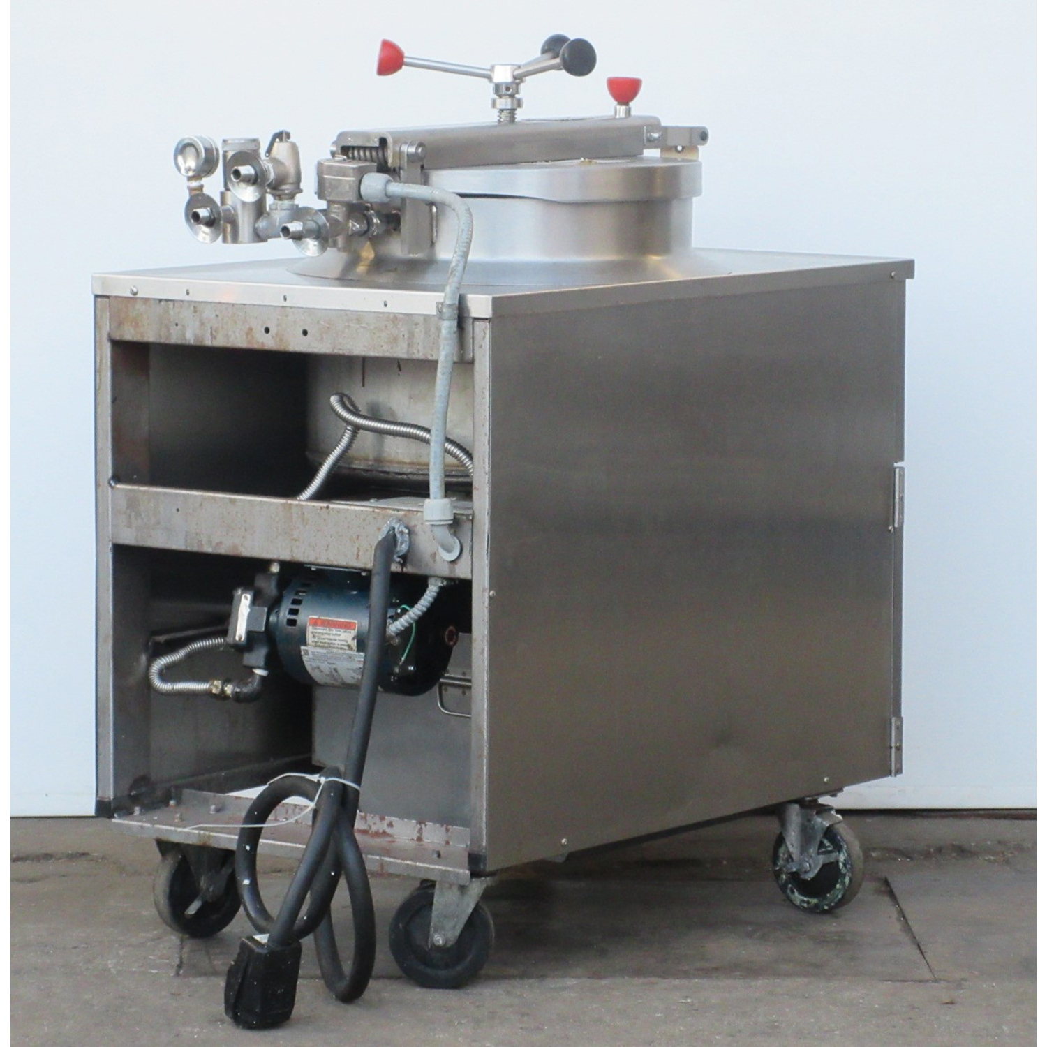 BKI FKM-F Electric Pressure Fryer, With Filtration, Used Excellent Condition image 5
