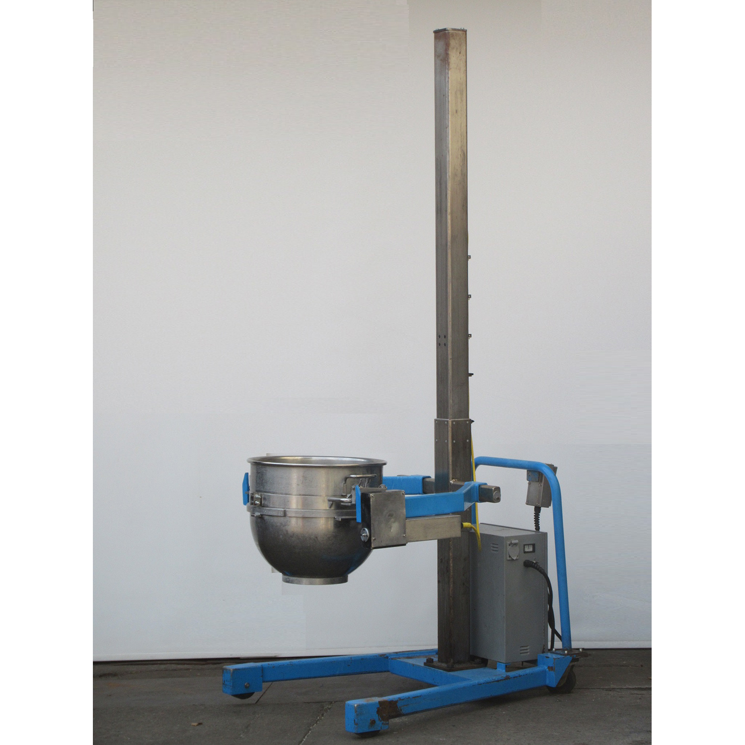 Savage CLTT Bowl Lift Truck, Used Excellent Condition image 1