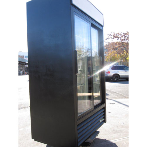 True 2 Door Glass Refrigerator Model # GDM-37 Used Very Good Condition image 3