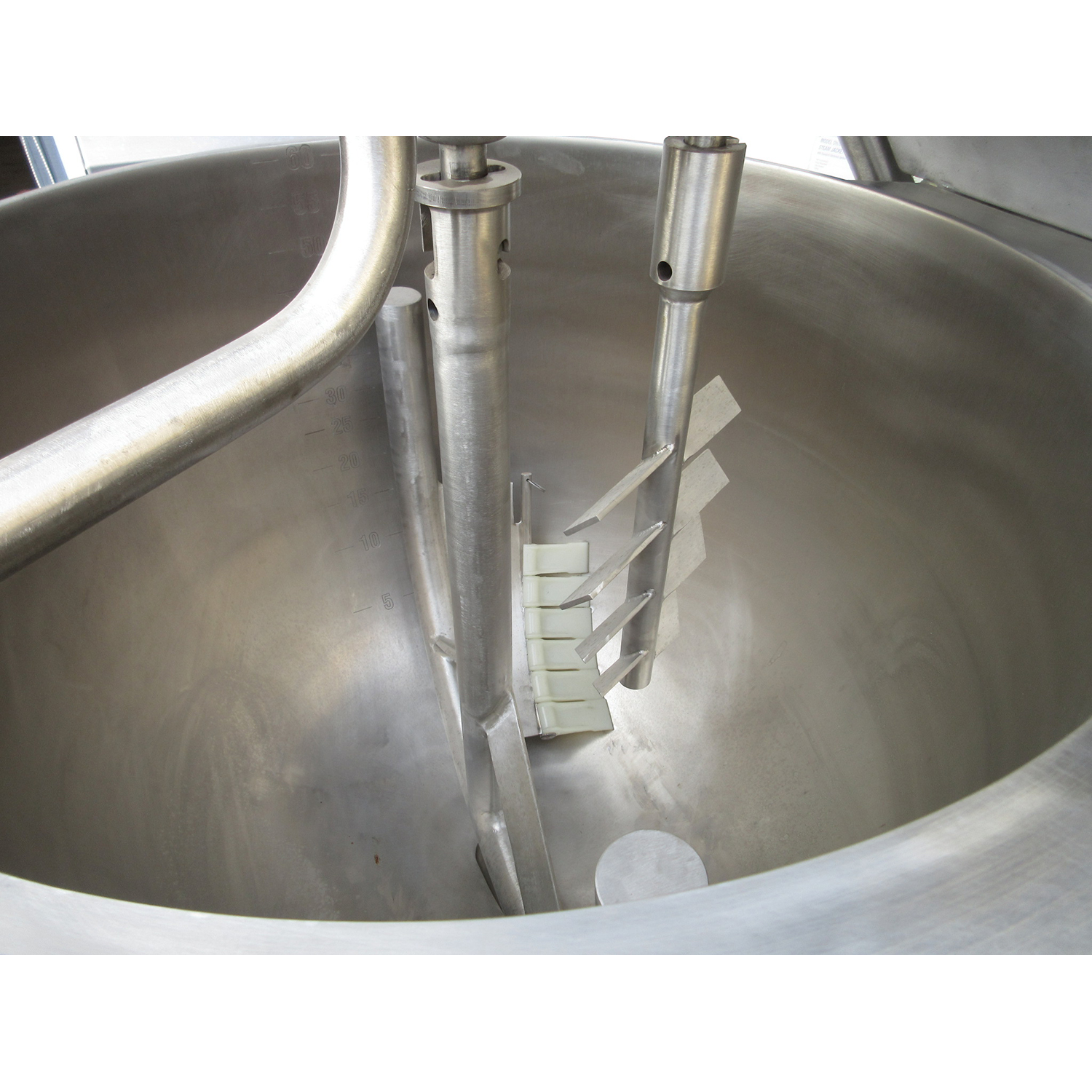 Groen DHT60-INA/2 60 Gallon Tilt Kettle, With Tilt-out Twin Shaft Scraper Mixer, Brand New image 1