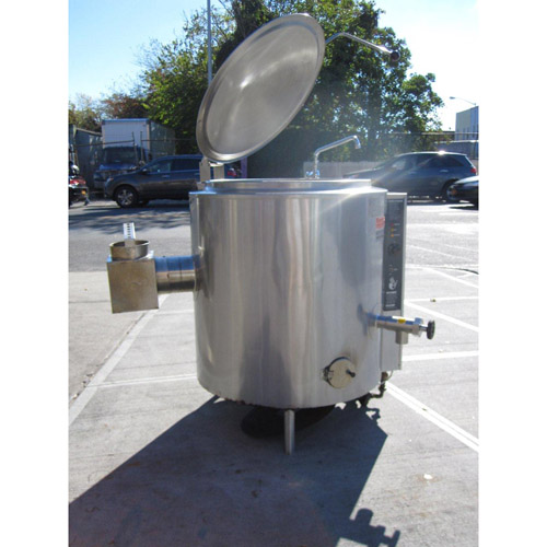 Groen Steam Jacketed Gas Floor Kettle Model AH/1E-40 Used image 1