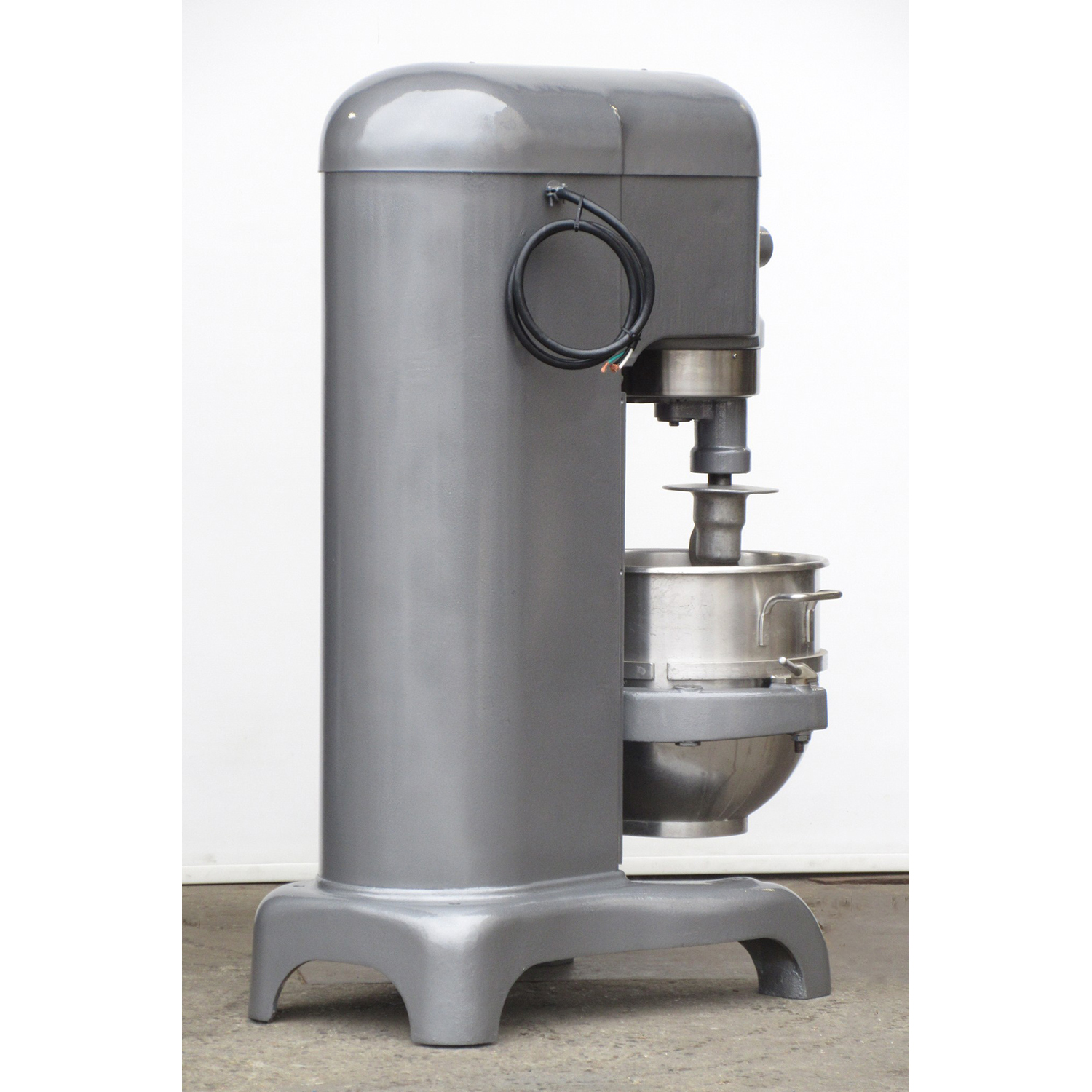 Hobart H-600 60 Qt Mixer, 115v, Bowl And 2 Attachments Included, Used Excellent Condition image 2