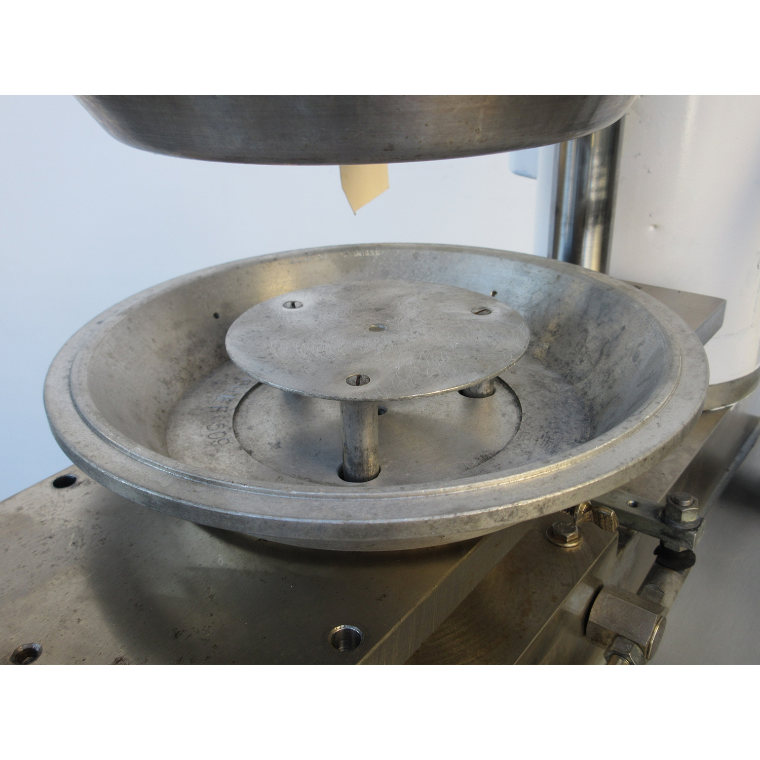 Comtec 1100 Hydraulic Pie Press, Used Excellent Condition image 3