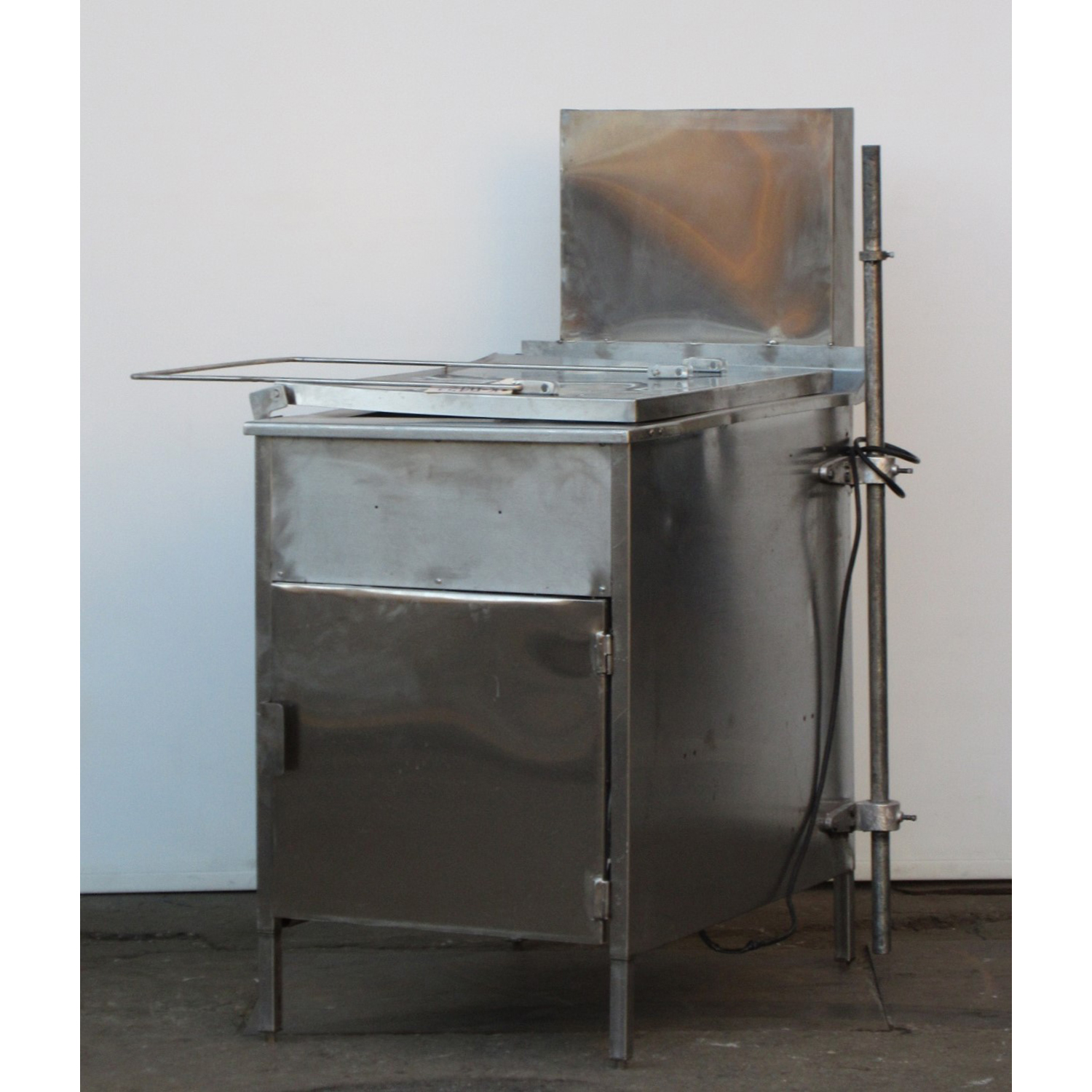 Avalon RFG318 18'' Gas Donut Fryer, Used Excellent Condition image 3