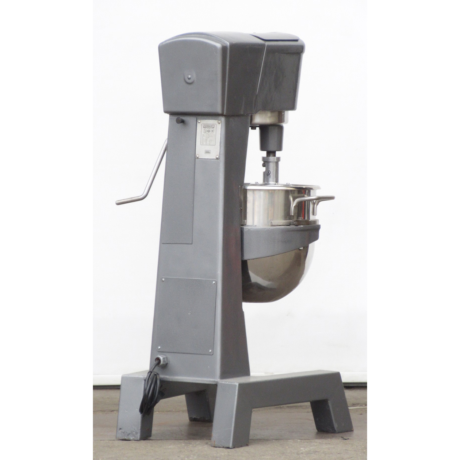 Hobart D300 Mixer 30 Qt, Bowl And 2 Attachments Included, Used Excellent Condition image 2