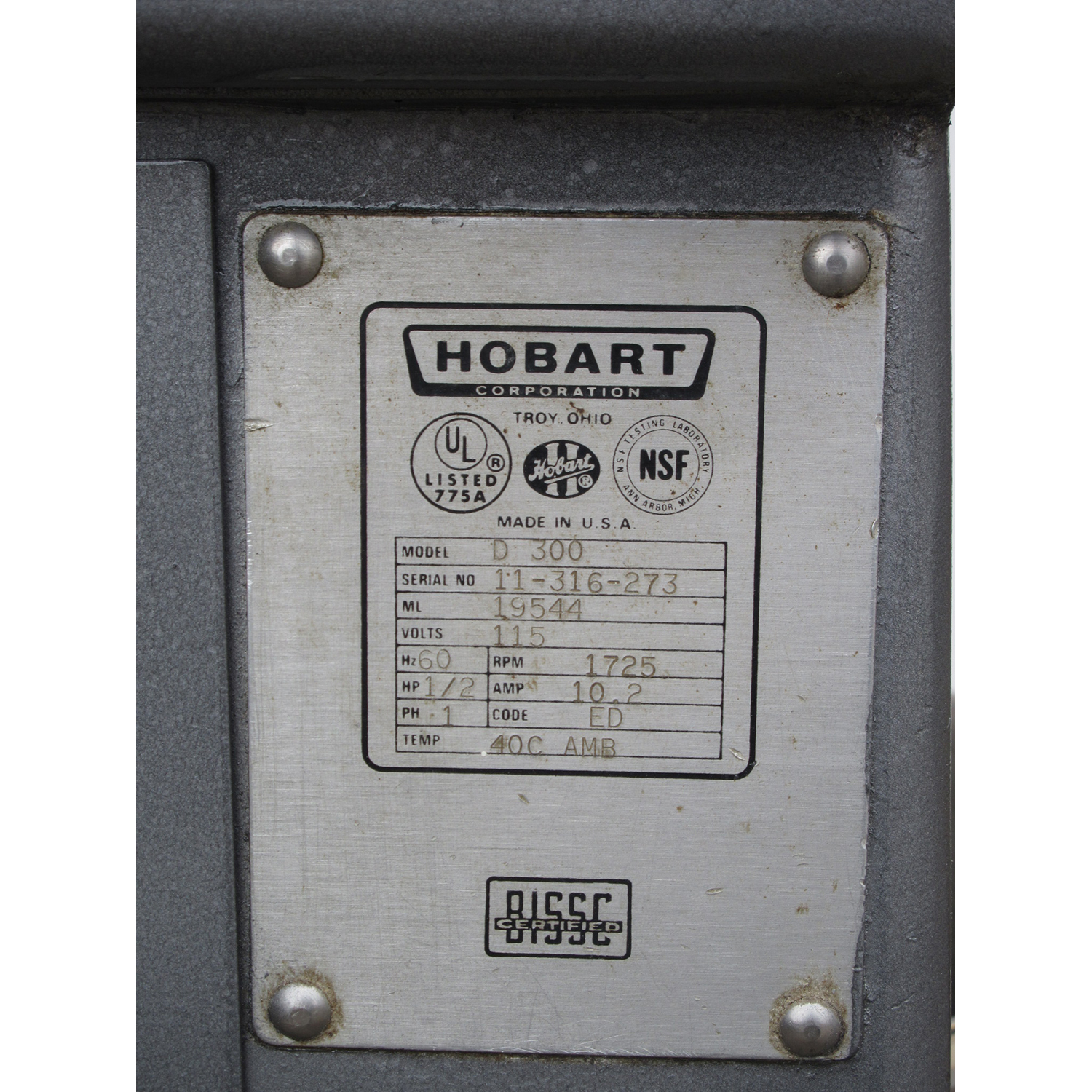 Hobart D300 Mixer 30 Qt, Bowl And 2 Attachments Included, Used Excellent Condition image 3