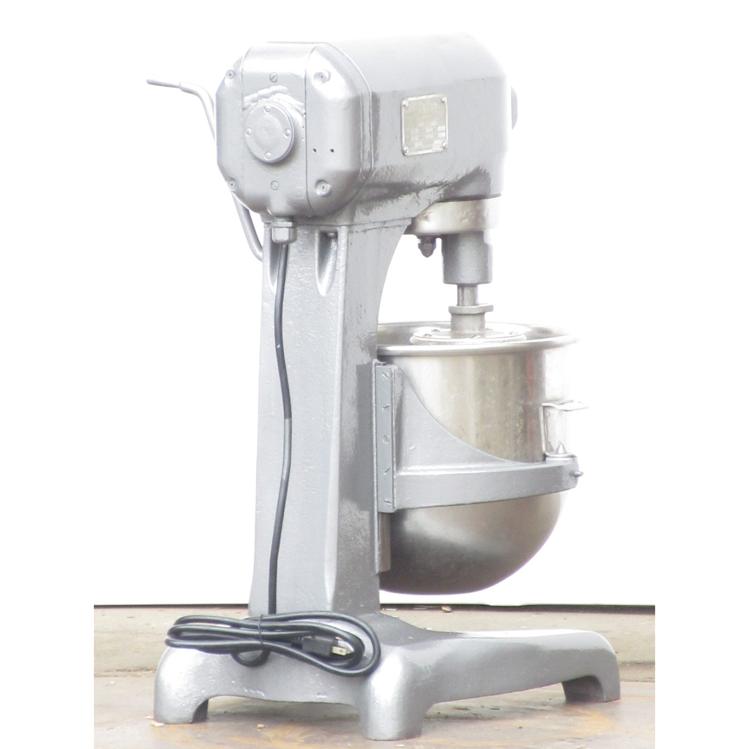 Hobart A200 Mixer 20 Qt Bowl And 2 Attachments Included, Used Excellent Condition image 2