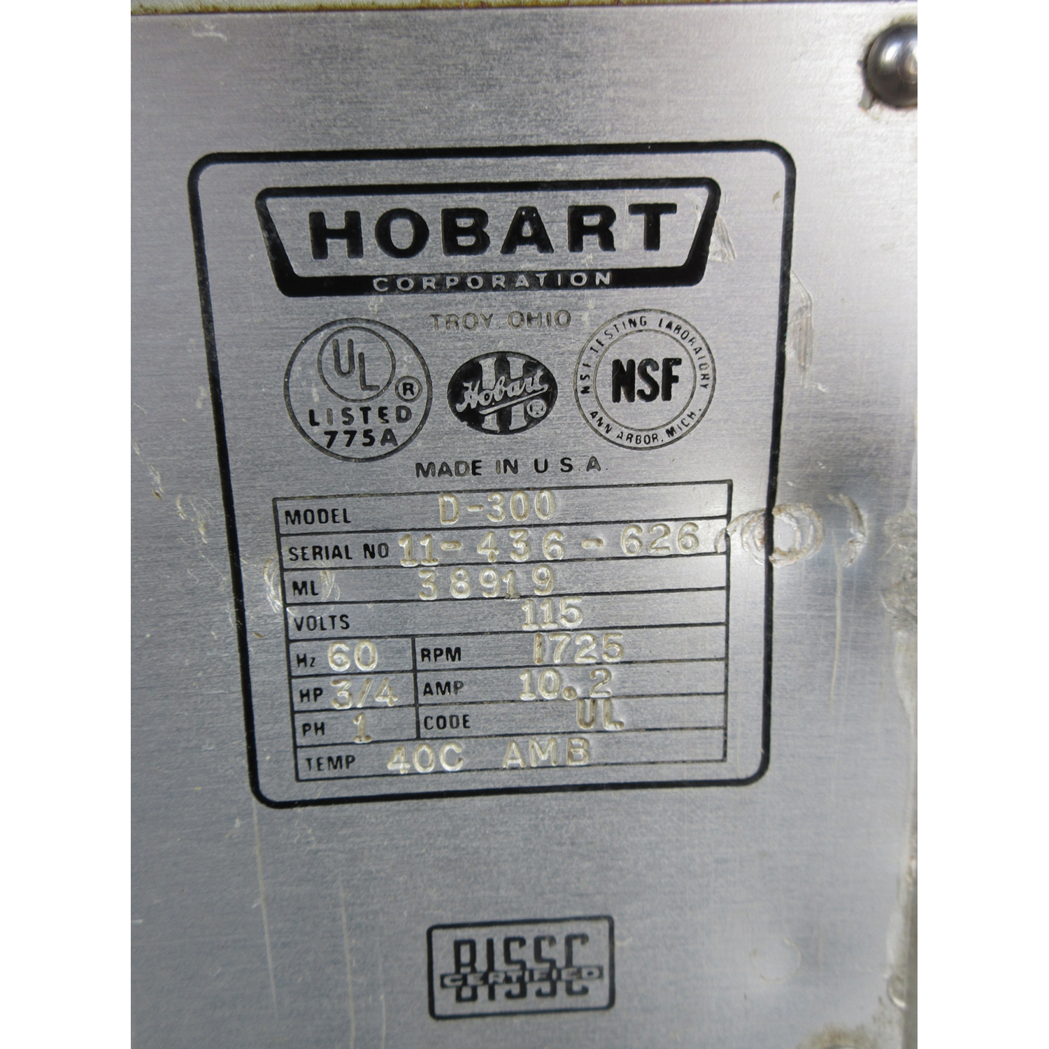 Hobart D300 Mixer 30 Qt Bowl And 2 Attachments Included, Used Excellent Condition image 3