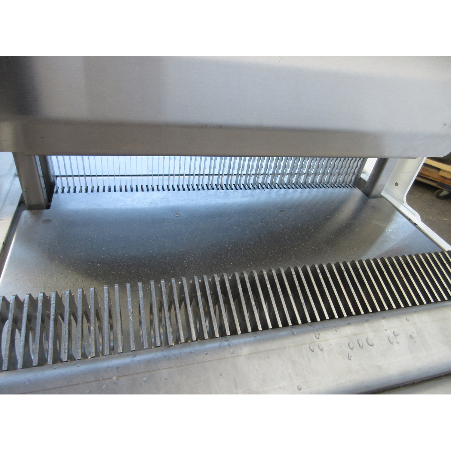 Oliver 777NT Bread Slicer 1/4" Slices, Used Excellent Condition image 3