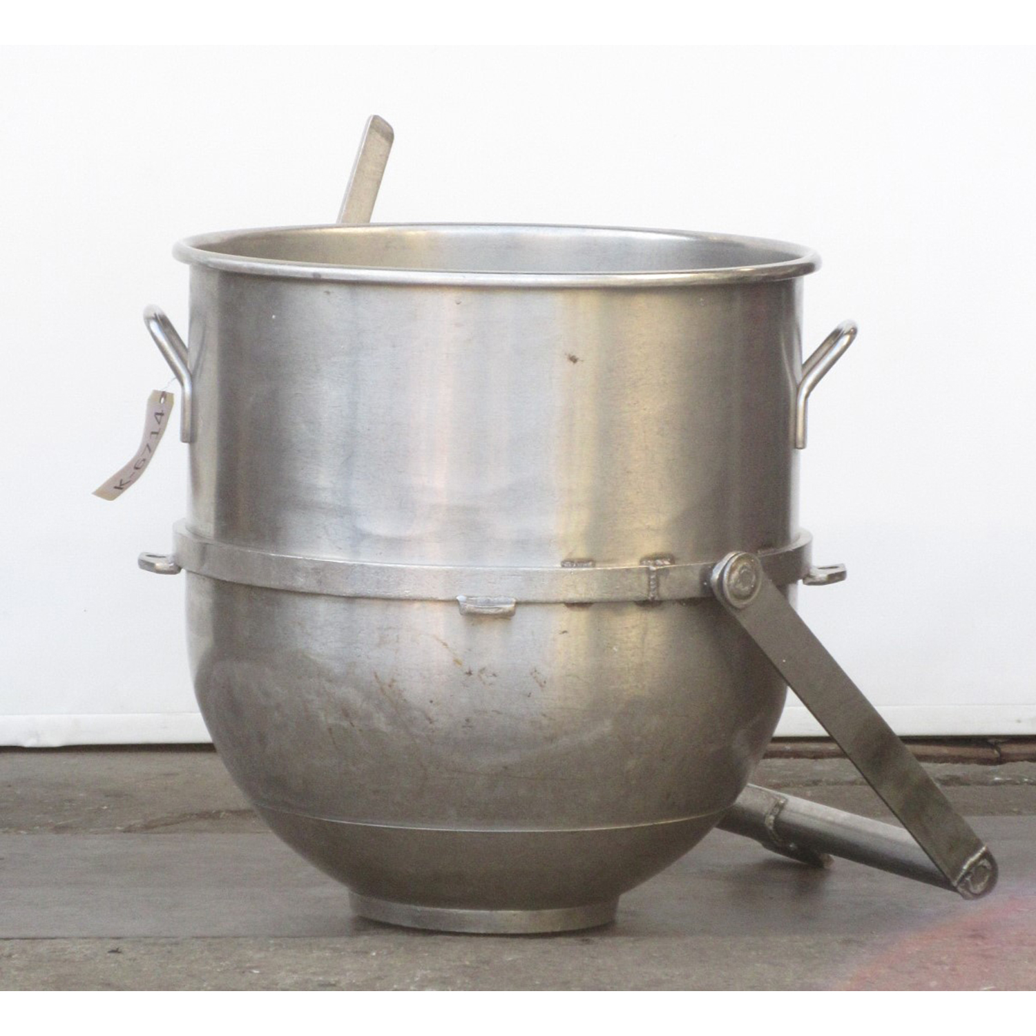 Hobart Mixer Bowl 140 Qt With Hanging Hook, Used Excellent Condition image 4