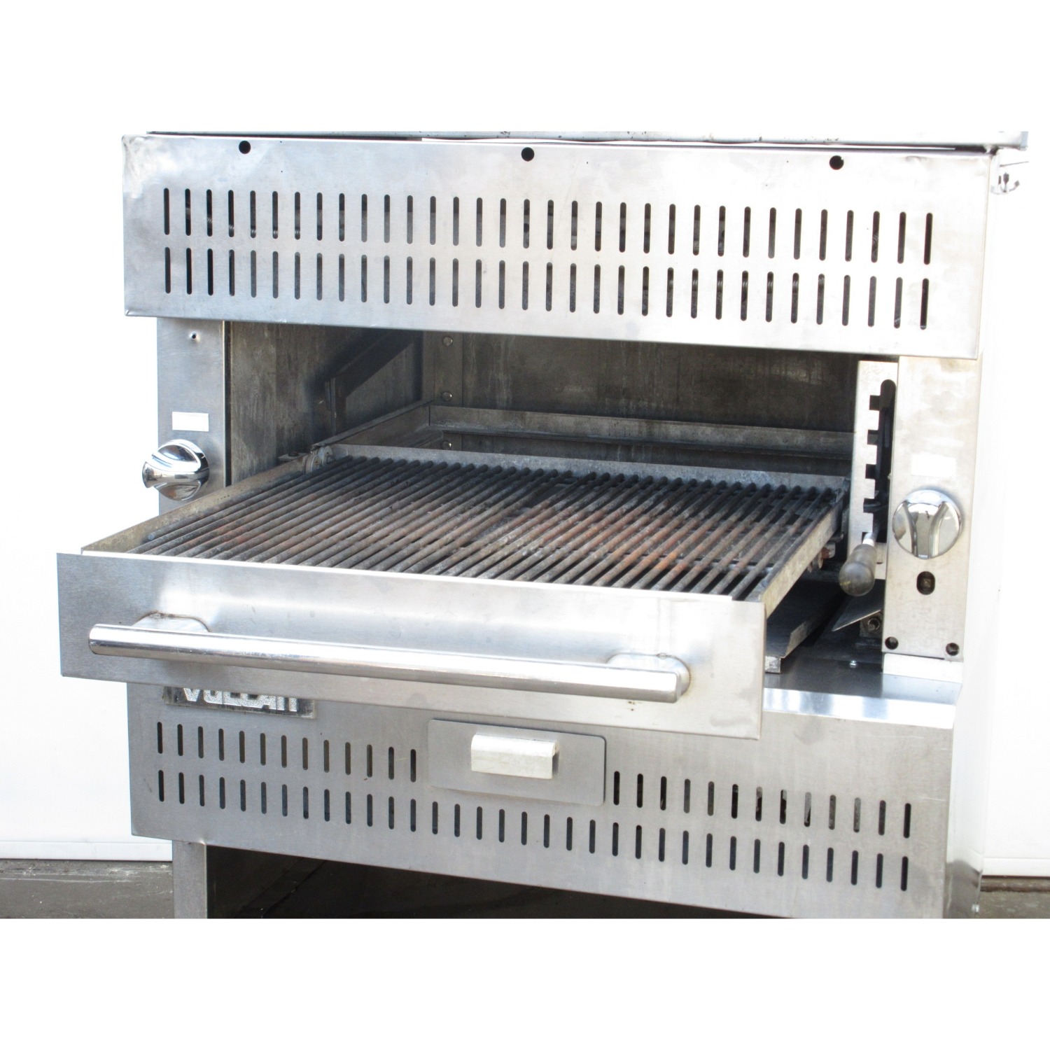 Vulcan VST3B  Natural Gas Broiler with Griddle Top, Used Excellent Condition image 3