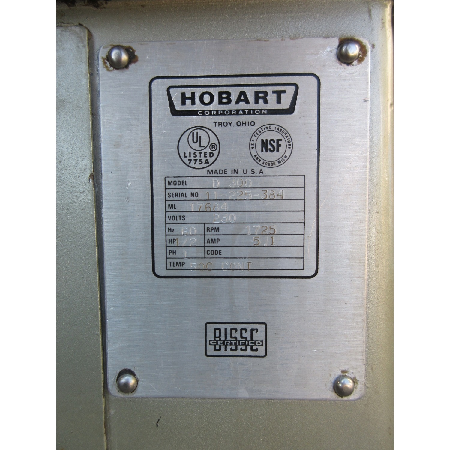 Hobart D300 Mixer 30 Qt, Bowl And 2 Attachments Included, Used Excellent Condition image 3