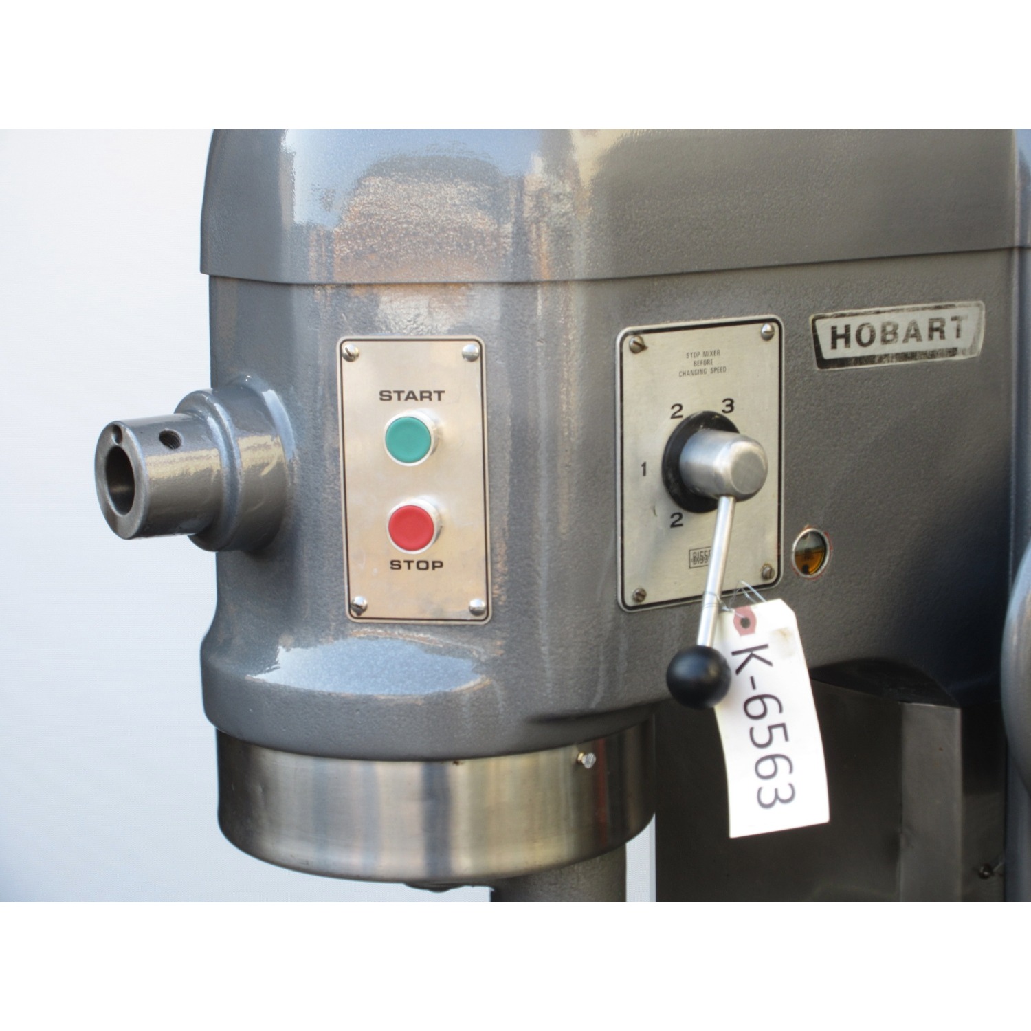 Hobart H600 60 Qt Mixer Bowl And 2 Attachments Included, Used Excellent Condition image 1