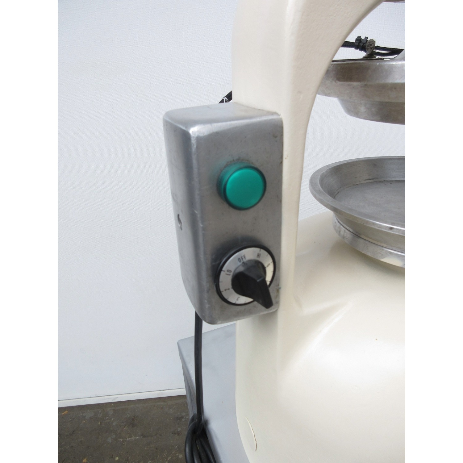 Chicago Metallic PM-100 Semi Automatic Pie Press, Used Excellent Condition image 2