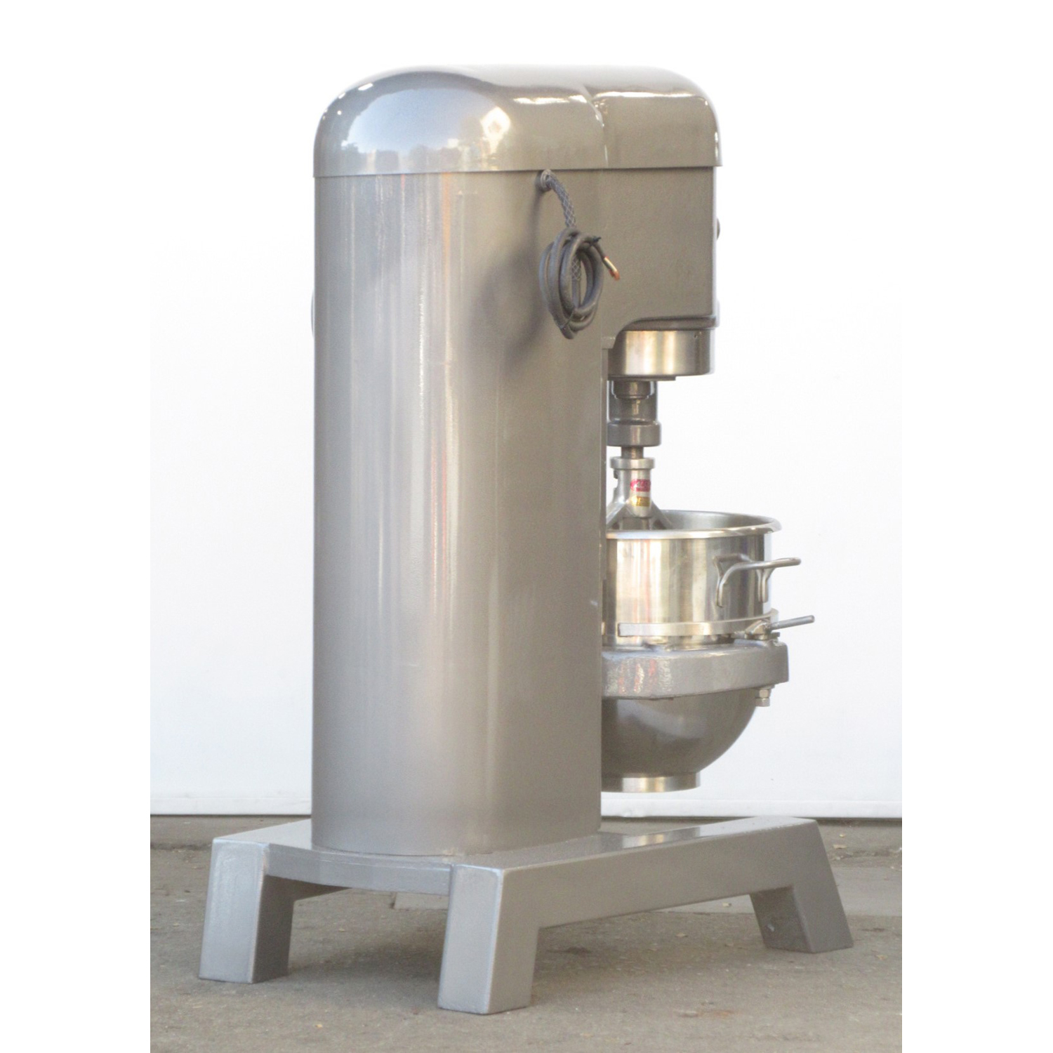 Hobart H-600 60 Qt Mixer, Bowl And 2 Attachments Included, Used Excellent Condition image 2