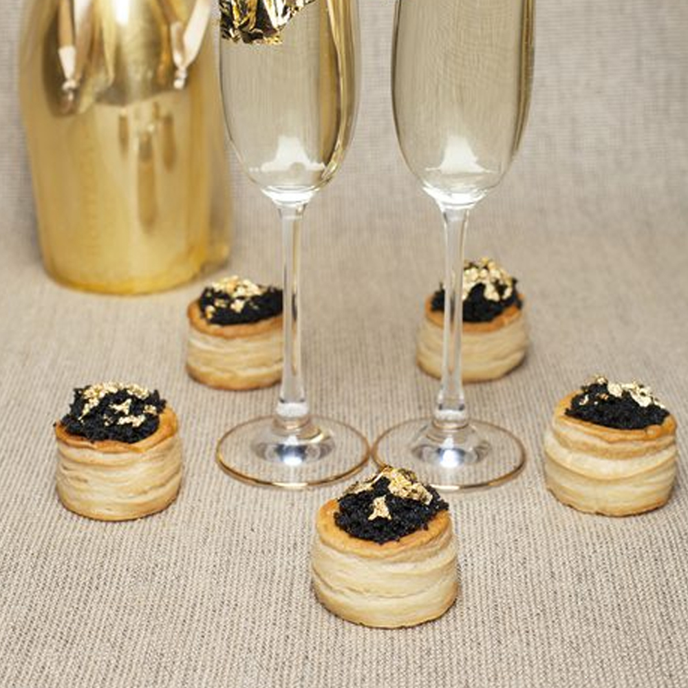 Cornucopia Edible Gold Leaf Booklet, 25 Sheets - 3-3/8" x 3-3/8" image 1