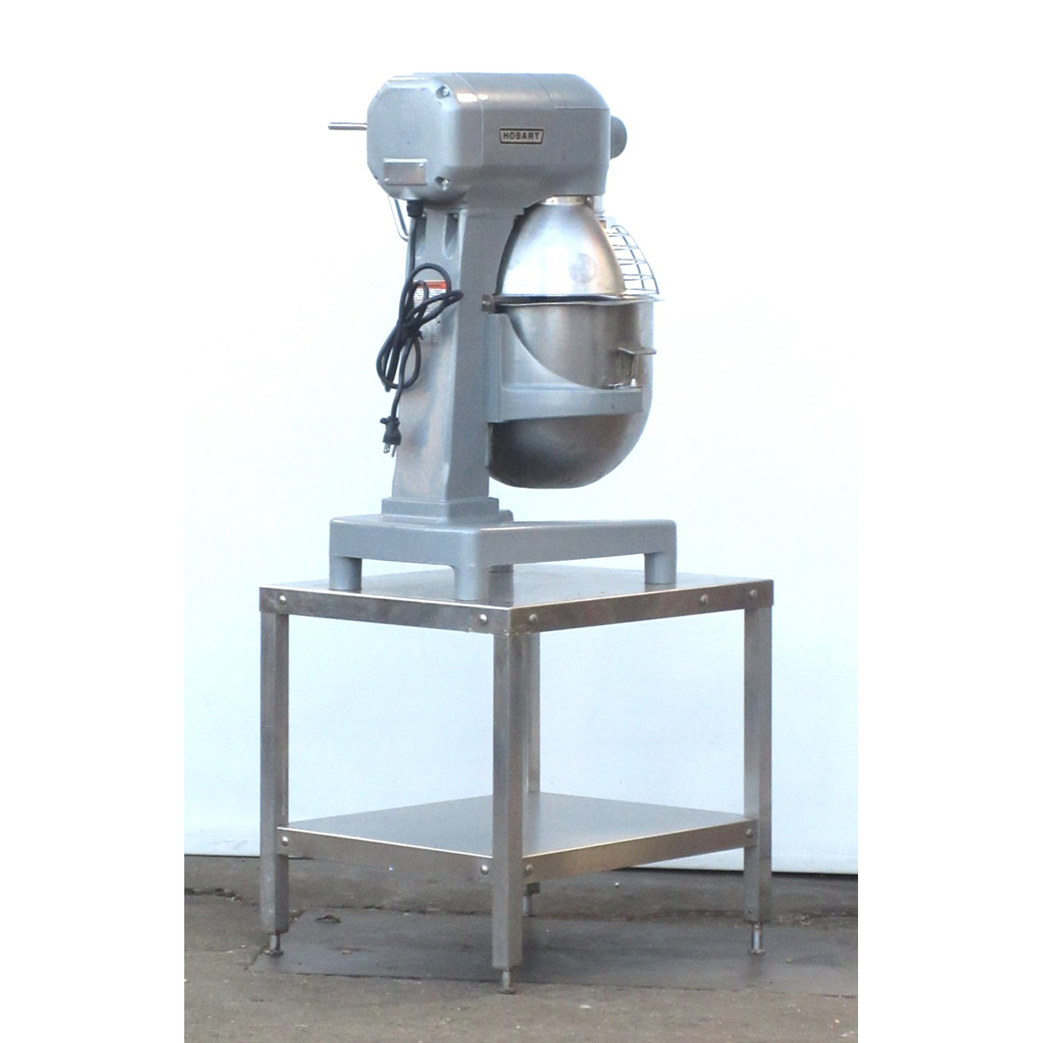 Hobart A200 Mixer 20 Qt, Bowl And 2 Attachments Included, Used Excellent Condition image 1